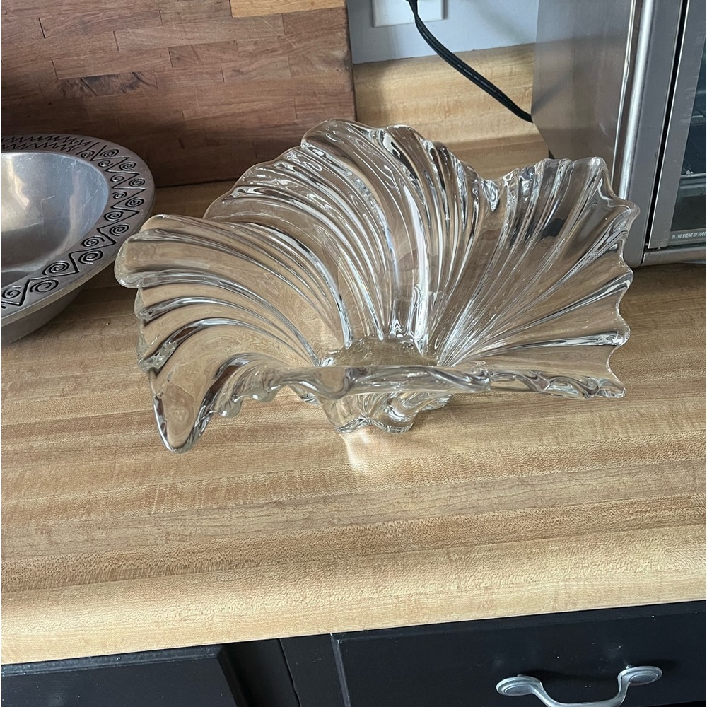 Med Mikasa Bella epoque swirl decorative bowl